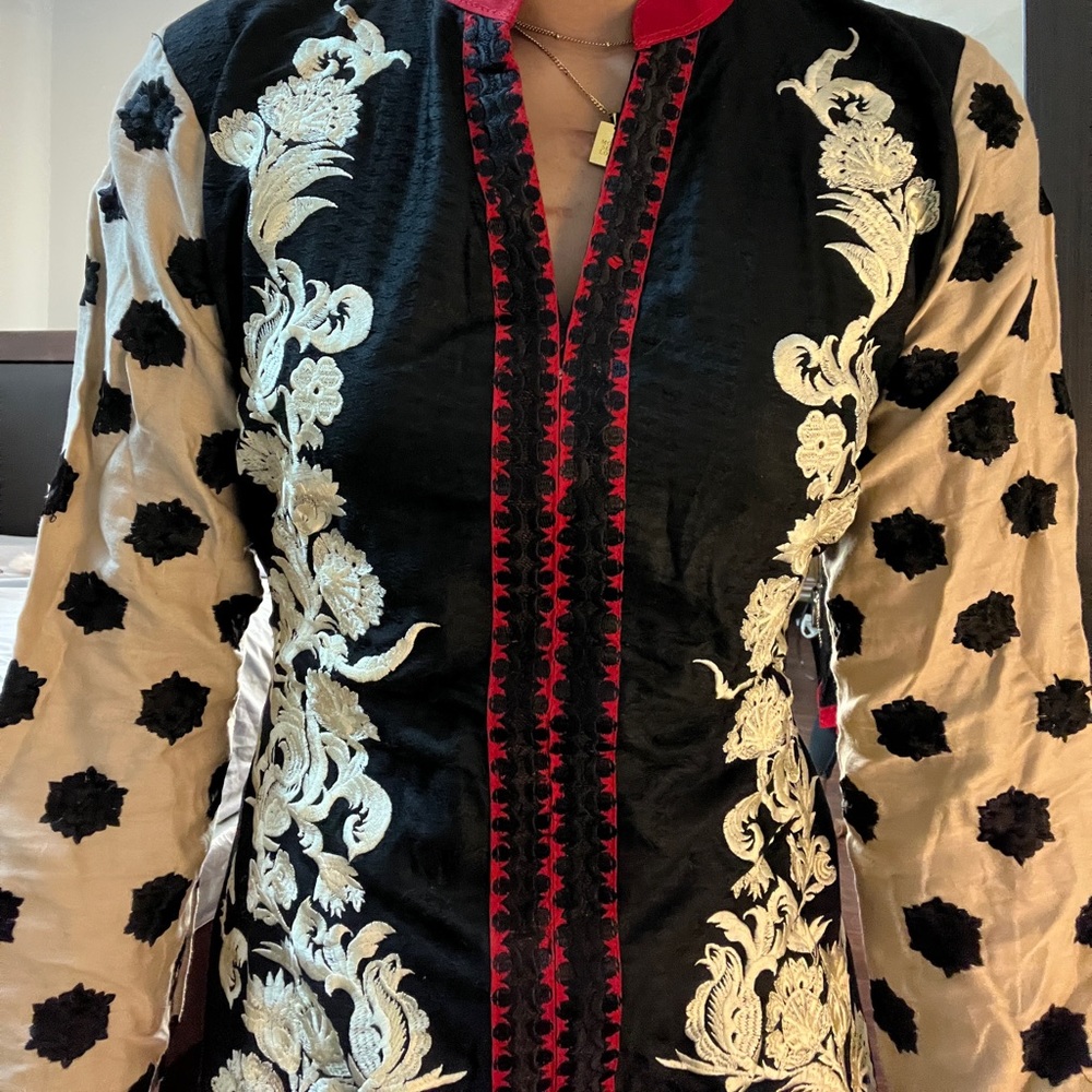 Womens Hand Embroidered Cotton Kurta Size 40